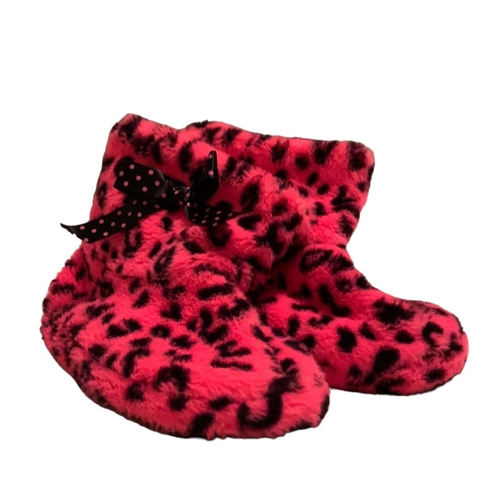 Justice Slippers • Size Large (6/7)